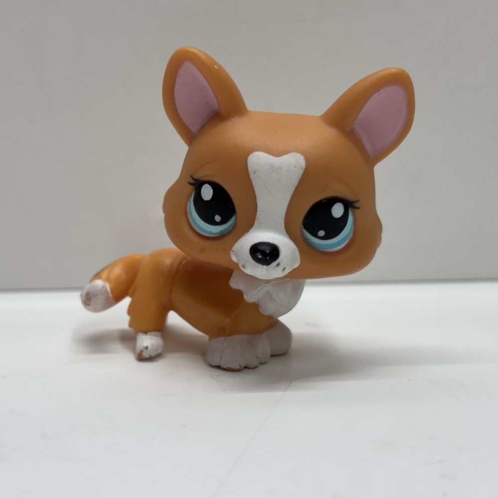 LPS Littlest Pet Shop Authentic Corgi #1360 Hasbro Tan Blue Dot Eyes Hasbro